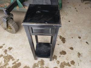 lot 40 image: Table Stand