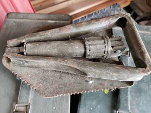lot 53 image: Ammo Cans and Folding Shovel
