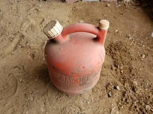 lot 60 image: 3 Gas Cans