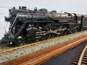 lot 4 image: Lionel New York Central 1-700E 4-6-4 Hudson Locomotive with Tender