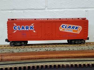 lot 12 image: Lionel Clark Reefer Box Car 6-9809
