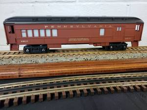 lot 16 image: Lionel Pennsylvania Combo MailBaggagePassenger Car 6-9510