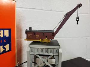 lot 36 image: Lionel Train Set Accessory Remote Control Gantry Crane NW2316