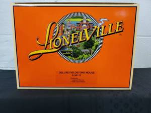 lot 44 image: Lionel Train Set Accessory Suburban House 6-34111
