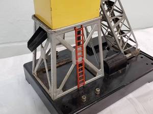 lot 51 image: Vintage Lionel Train Set Accessory Coal Loader