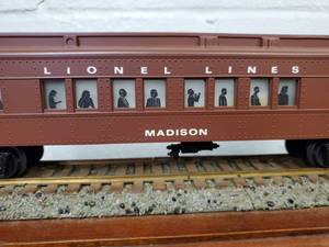 lot 61 image: Lionel Lines Madison Passenger Car 6-9016