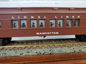 lot 62 image: Lionel Lines Manhattan Passenger Car 6-9017