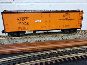 lot 65 image: Lionel MDT Steel Reefer 12322 Box Car