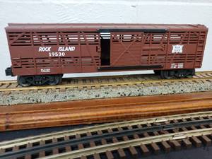 lot 72 image: Lionel Rock Island 19530 Live Stock Car