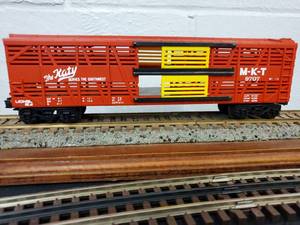 lot 74 image: Lionel M-K-T 9707 Cattle Car