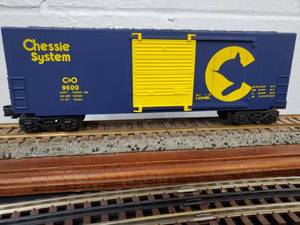 lot 84 image: Lionel Chessie 9600 Hi-Cube Box Car