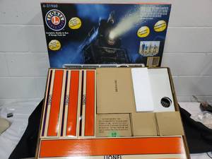 lot 85 image: Lionel The Polar Express Train Set