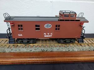 lot 117 image: Lionel New York Central NYC 6907 Caboose