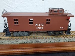 lot 127 image: Lionel New York Central Simulated Wood Sided Caboose 6-17600