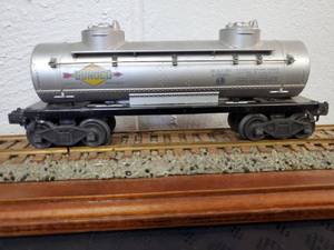 lot 136 image: Lionel NO. 6465 Sunco Tanker