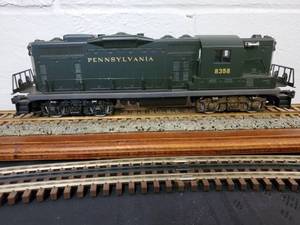 lot 147 image: Lionel Pennsylvania GP-9 Diesel Locomotive 6-8358
