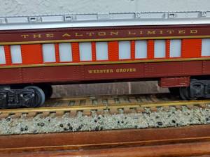 lot 151 image: Lionel Chicago & Alton Illuminated Groves Passenger Car 6-9557