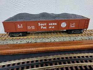 lot 157 image: Lionel Southern Pacific SP Gondola Car 6-9821 in its original box.