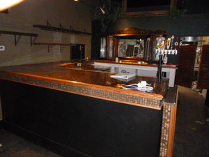 Complete Horseshoe Bar with Hutch Mirror and 2 Compartments