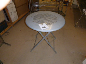 Round Patio Table