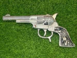 lot 8 image: Vintage Toy Pistol Cap Gun Hubley Pioneer