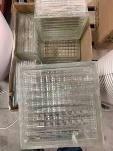 lot 32 image: Lot of 7 Glass Blocks (7 12 x 7 12 x 3 34)