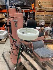 lot 71 image: Antique Ritter Hydraulic Dental Machine & Chair