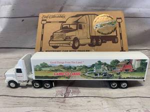 lot 81 image: Ertl Cass Clay Semi Truck (new old stock)