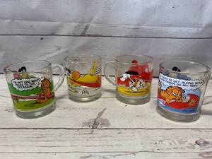 lot 88 image: Lot of 4 Garfield Mugs From 1978 McDonalds