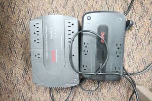 lot 18 image: 2 APC Back-UPS - NS 600 & 350