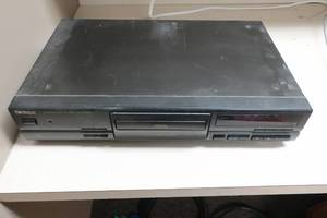 lot 24 image: Technics SL-PG480A CD Player