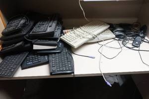 lot 26 image: Huge Pile of Keyboards & Computer Mice