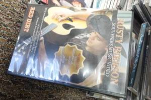 lot 50 image: Pile of CDs - Mostly Country, Several in Shrinkwrap
