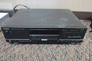 lot 59 image: Technics SL-PS700 CD Player