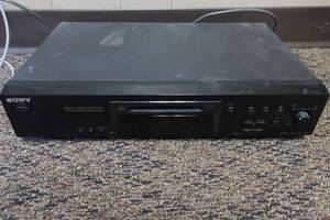 lot 61 image: Sony MDS-JE480 Mini Disc Player