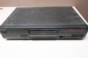 lot 63 image: Technics SL-PG480A CD Player