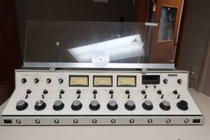 lot 65 image: Vintage Autogram Broadcast Console