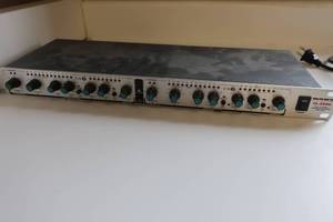 lot 86 image: Nady CL5000 CompressorLimiter