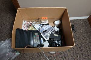 lot 115 image: Box of Electronics