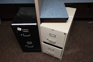lot 123 image: 2 Metal Filing Cabinets