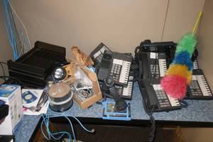 lot 124 image: Huge Pile of Keyboards & Phones