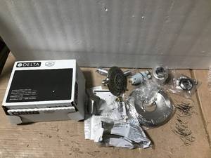 lot 79 image: DELTA T14438-SS LAHARA STAINLESS MONITOR 14 SERIES TUB & SHOWER TRIM in good condition