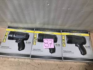 lot 87 image: Defiant 99814 450 Lumen LED Compact Rechargeable Spotlight in good condition