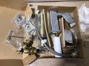 lot 91 image: Pfister LG49-DF0C Kenzo Widespread Bathroom Faucet Polished Chrome in good condition