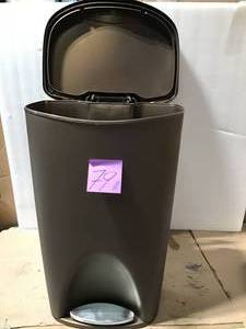 Umbra Brim 13 Gallon Trash Can with Lid - Large Kitchen Garbage Can with Stainless Steel Foot Pedal, Stylish and Durable, Bronze in good condition