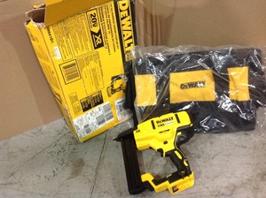 20-Volt MAX XR Lithium-Ion Cordless 18-Gauge Narrow Crown Stapler Kit with Battery 2Ah, Charger and Contractor Bag by DEWALT IN GOOD CONDITIONS