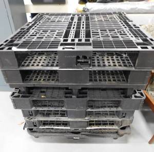 7 - Plastic Pallets