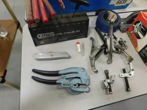 Table Lot of Tools