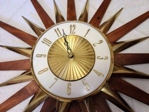 lot 4 image: MCM Elgin Starburst Wall Clock