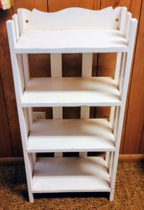 lot 14 image: Small Painted Wood Bookshelf